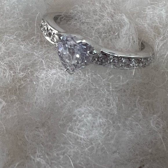 New I set Heart ❤️ 3 💍 Ring  together size 7 - Picture 4 of 9